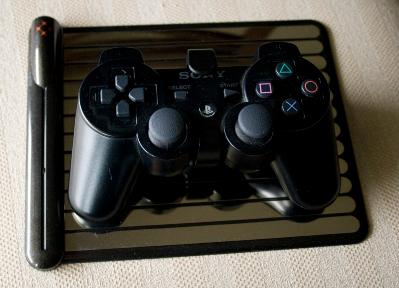 Illustration for article titled Lightning Review: TouchCharge Wireless Charger For PS3, Xbox 360 and Wii Controllers